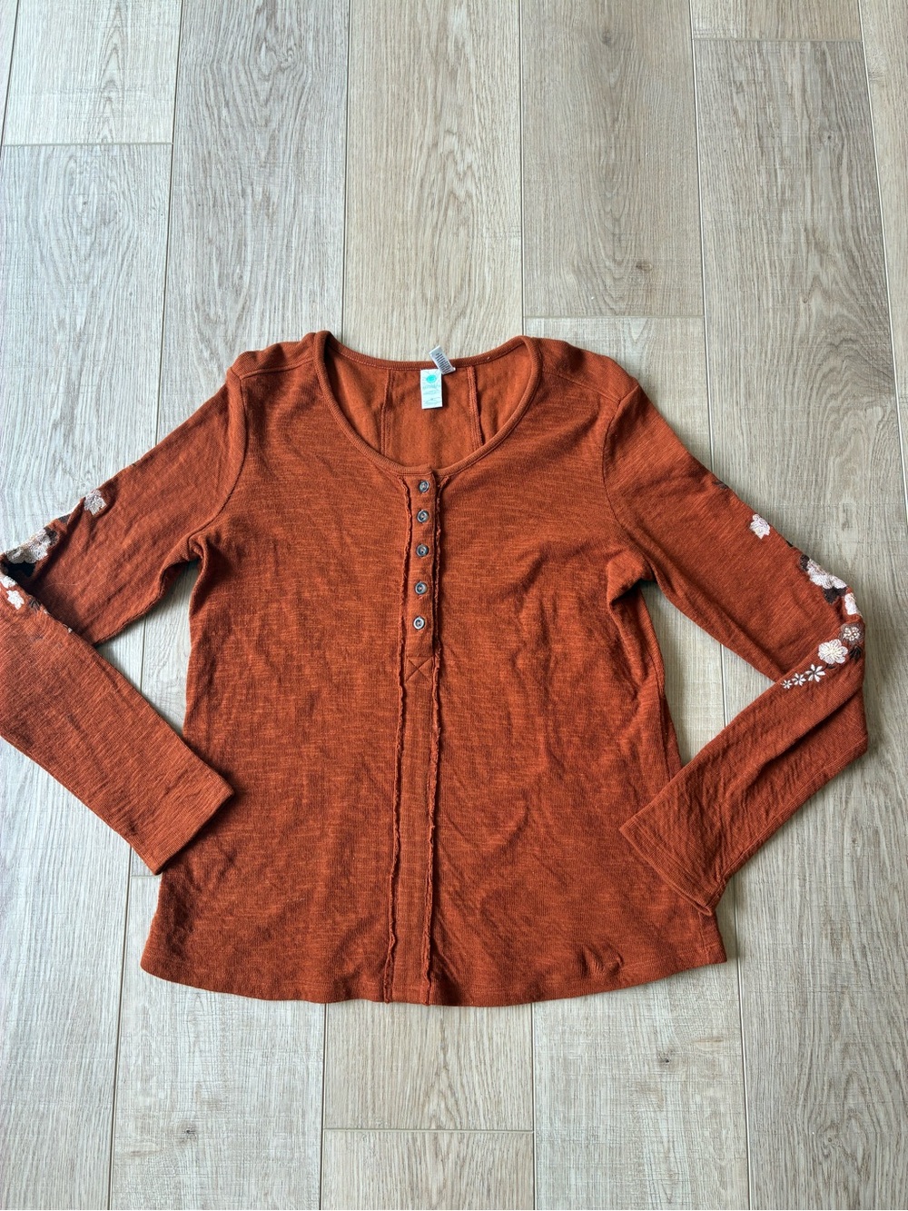 Aventura burnt orange Long-Sleeve Henley Top embroidered Floral Sleeve Detail S